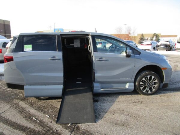 Grey Honda Odyssey with Vantage Mobility Side Entry Automatic In Floor conversion