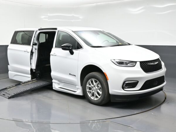 White Chrysler Pacifica with BraunAbility Side Entry Automatic Fold Out conversion