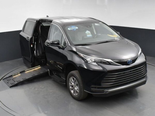 Black Toyota Sienna with BraunAbility Side Entry Automatic Fold Out conversion