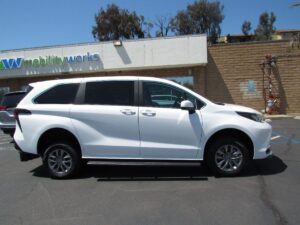 White Toyota Sienna with Vantage Mobility Rear Entry Manual Fold Out conversion