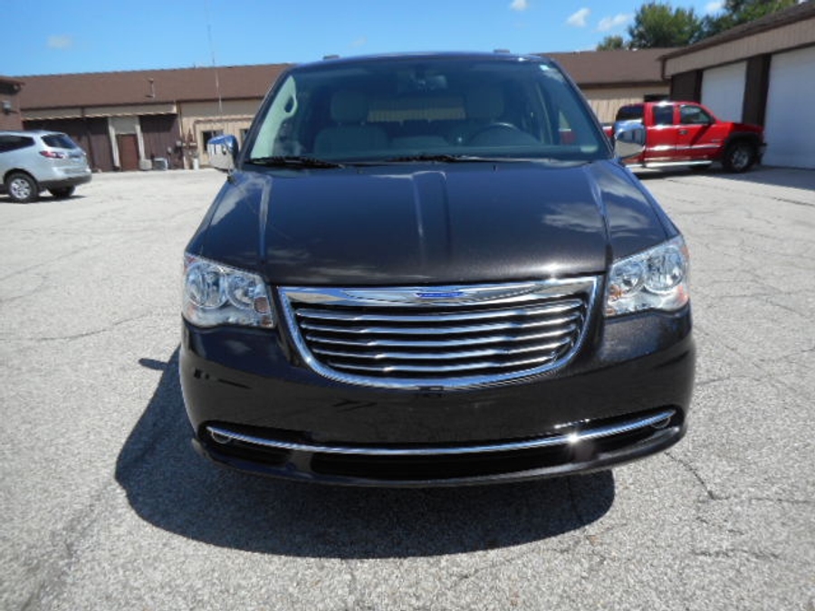 Mocha Java Pearl Chrysler Town and Country with BraunAbility Side Entry Automatic In Floor conversion