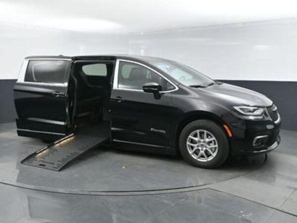 Black Chrysler Pacifica with BraunAbility Side Entry Automatic Fold Out conversion