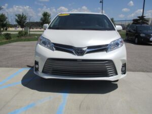 White Toyota Sienna with BraunAbility Side Entry Automatic In Floor conversion