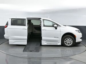White Chrysler Voyager with BraunAbility Side Entry Automatic Fold Out conversion