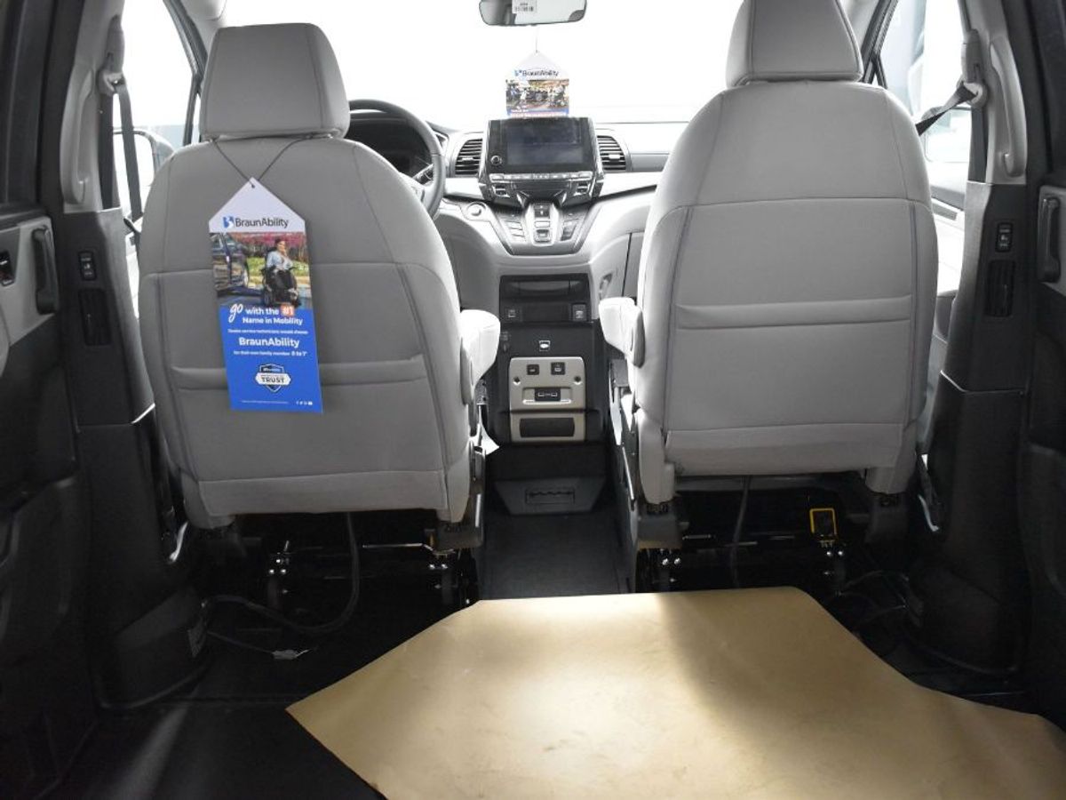 Used 2024 Honda Odyssey EX-L Wheelchair Van - RB041599 - MobilityWorks Shop