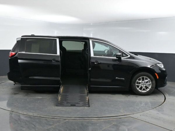 Black Chrysler Pacifica with BraunAbility Side Entry Automatic Fold Out conversion