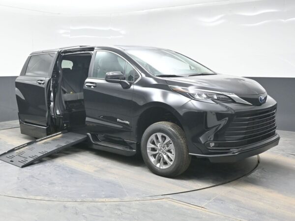 Black Toyota Sienna with BraunAbility Side Entry Automatic Fold Out conversion