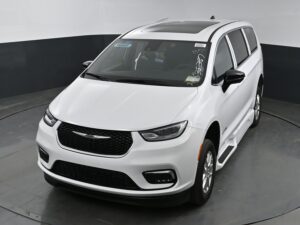 White Chrysler Pacifica with BraunAbility Side Entry Automatic Fold Out conversion