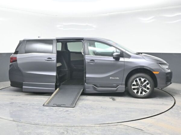 Grey Honda Odyssey with BraunAbility Side Entry Automatic In Floor conversion