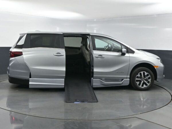 Silver Honda Odyssey with BraunAbility Side Entry Automatic In Floor conversion