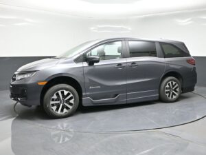 Grey Honda Odyssey with BraunAbility Side Entry Automatic In Floor conversion
