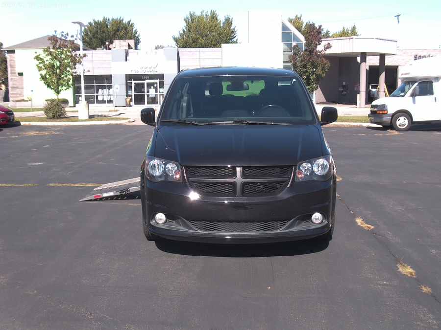 Silver Dodge Grand Caravan with Vantage Mobility Side Entry Automatic In Floor conversion