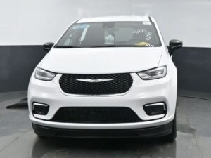 White Chrysler Pacifica with BraunAbility Side Entry Automatic Fold Out conversion