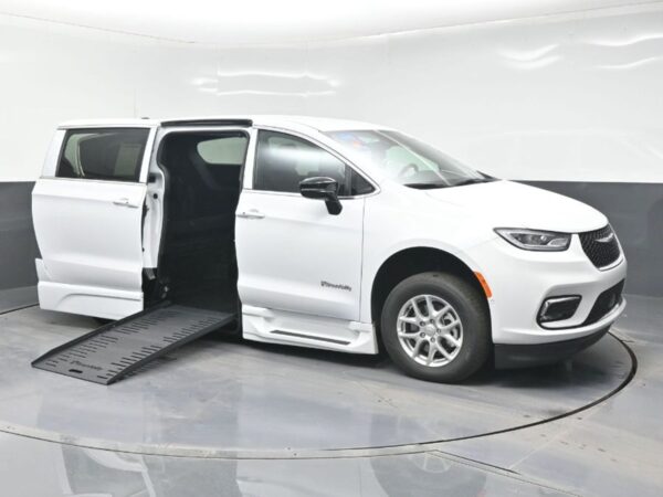 White Chrysler Pacifica with BraunAbility Side Entry Automatic Fold Out conversion