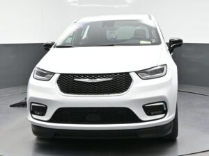 White Chrysler Pacifica with BraunAbility Side Entry Automatic Fold Out conversion