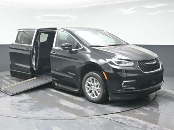 Black Chrysler Pacifica with BraunAbility Side Entry Automatic In Floor conversion