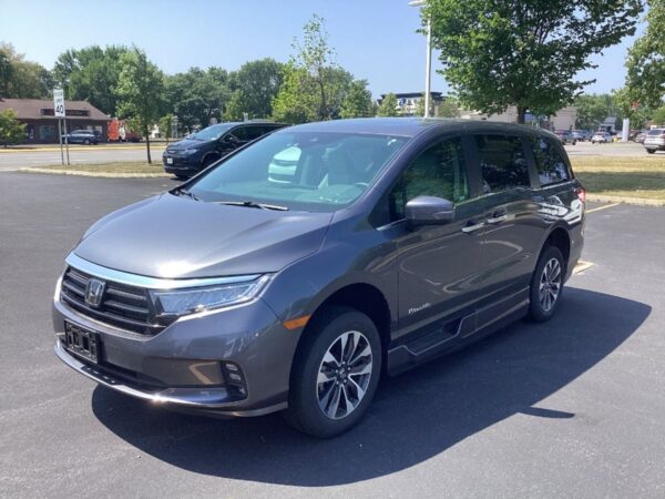 Grey Honda Odyssey with BraunAbility Side Entry Automatic In Floor conversion