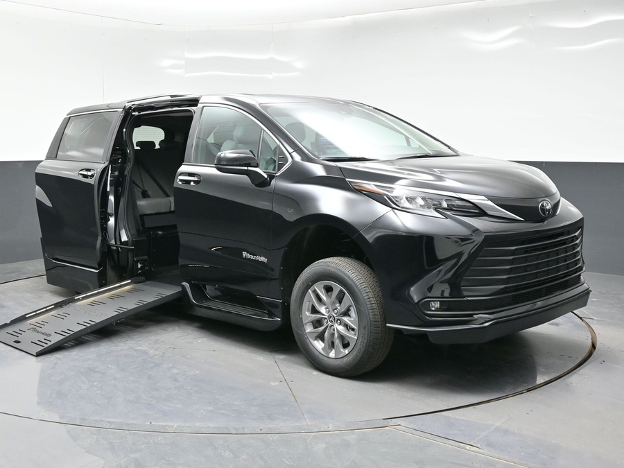 Black Toyota Sienna with BraunAbility Side Entry Automatic Fold Out conversion