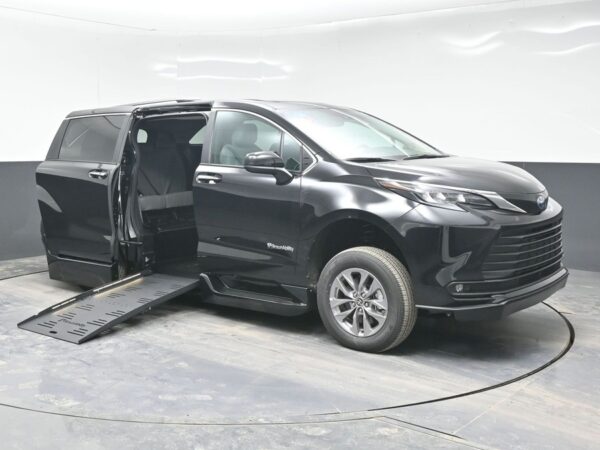 Black Toyota Sienna with BraunAbility Side Entry Automatic Fold Out conversion
