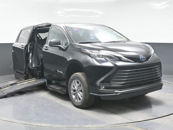 Black Toyota Sienna with BraunAbility Side Entry Automatic Fold Out conversion