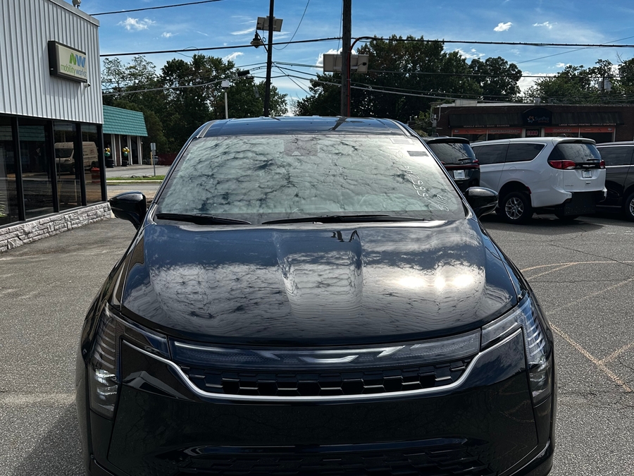 Diamond Black Chrysler Pacifica with BraunAbility Side Entry Automatic Fold Out conversion
