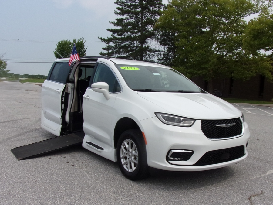 White Chrysler Pacifica with Vantage Mobility Side Entry Automatic In Floor conversion
