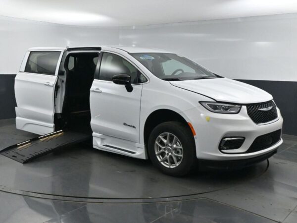White Chrysler Pacifica with BraunAbility Side Entry Automatic Fold Out conversion