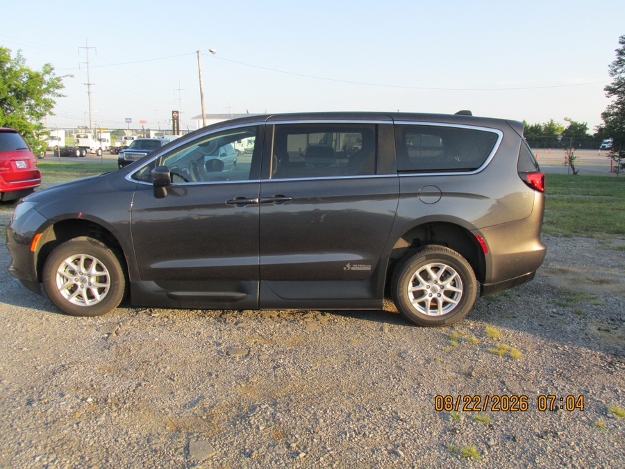 Granite Crystal Metallic Chrysler Voyager with Vantage Mobility Side Entry Automatic Fold Out conversion