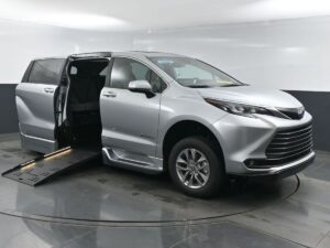 Silver Toyota Sienna with BraunAbility Side Entry Automatic Fold Out conversion