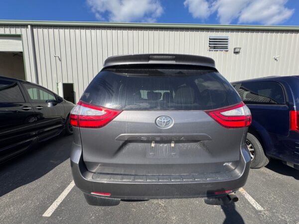 Toyota Sienna with Other Side Entry Automatic In Floor conversion