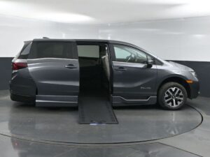 Grey Honda Odyssey with BraunAbility Side Entry Automatic In Floor conversion