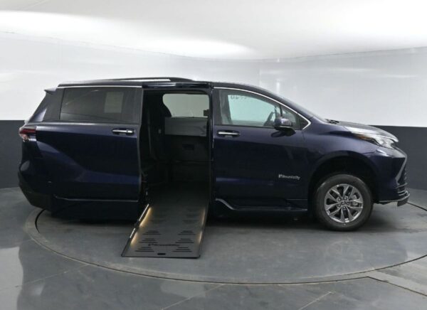 Blue Toyota Sienna with BraunAbility Side Entry Automatic Fold Out conversion