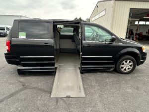 Chrysler Town and Country with Vantage Mobility Side Entry Automatic In Floor conversion