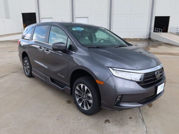 Grey Honda Odyssey with BraunAbility Side Entry Automatic In Floor conversion