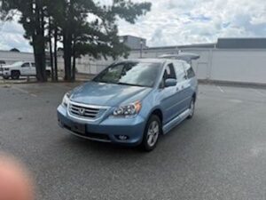 Honda Odyssey with Vantage Mobility Side Entry Automatic In Floor conversion