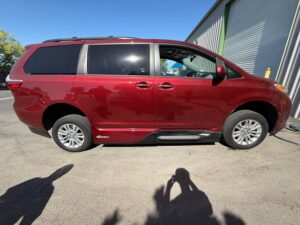 Toyota Sienna with Vantage Mobility Side Entry Automatic In Floor conversion