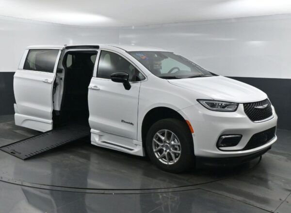 White Chrysler Pacifica with BraunAbility Side Entry Automatic In Floor conversion