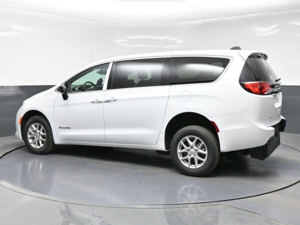 White Chrysler Voyager with BraunAbility Rear Entry Manual Fold Out conversion