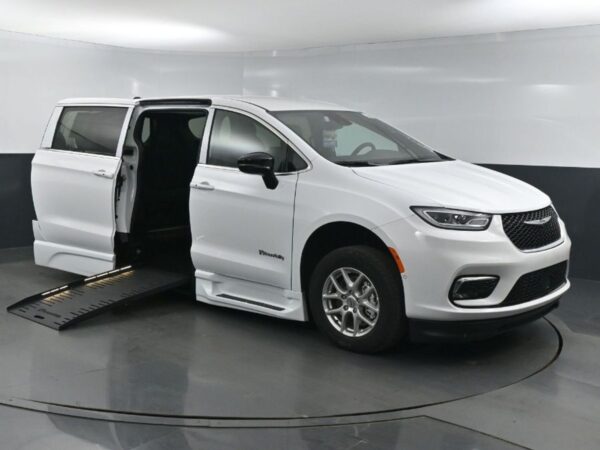 White Chrysler Pacifica with BraunAbility Side Entry Automatic Fold Out conversion