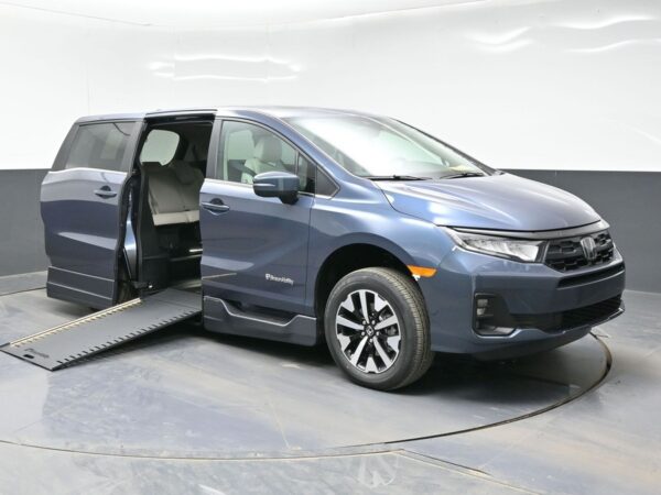 Blue Honda Odyssey with BraunAbility Side Entry Automatic In Floor conversion