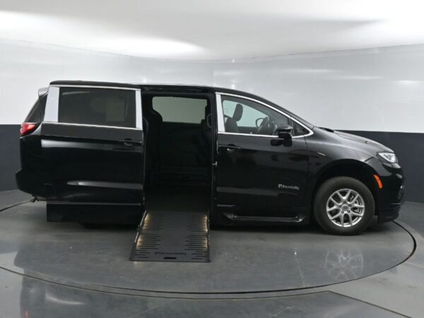 Black Chrysler Pacifica with BraunAbility Side Entry Automatic Fold Out conversion