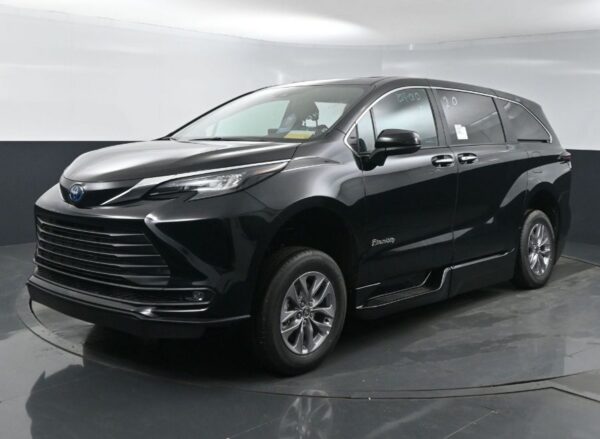 Black Toyota Sienna with BraunAbility Side Entry Automatic Fold Out conversion