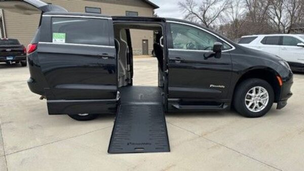 Black Chrysler Voyager with BraunAbility Side Entry Automatic Fold Out conversion