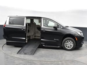 Black Chrysler Voyager with BraunAbility Side Entry Automatic Fold Out conversion