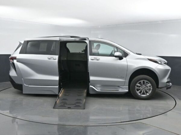 Silver Toyota Sienna with BraunAbility Side Entry Automatic Fold Out conversion