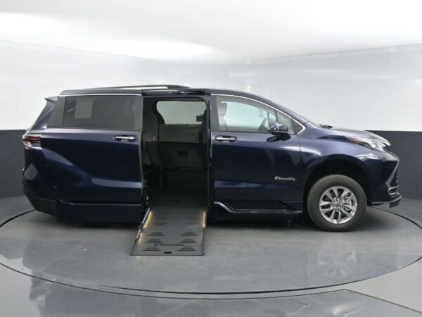 Blue Toyota Sienna with BraunAbility Side Entry Automatic Fold Out conversion