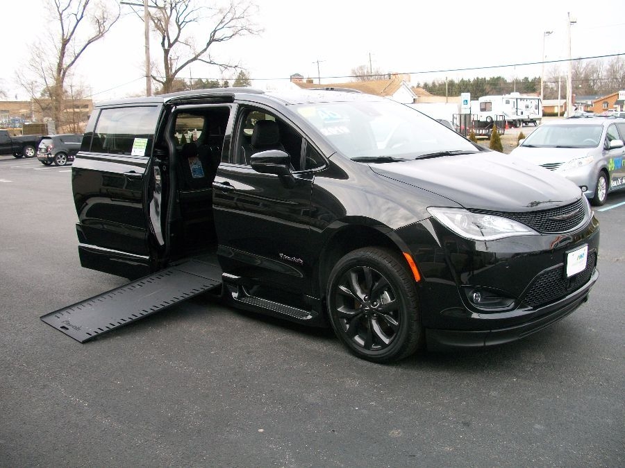 Black Chrysler Pacifica with BraunAbility Side Entry Automatic In Floor conversion