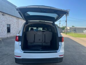 White Honda Odyssey with Vantage Mobility Side Entry Automatic In Floor conversion