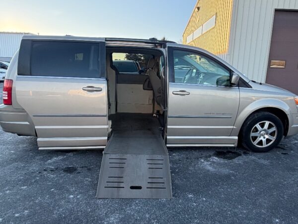 Chrysler Town and Country with BraunAbility Side Entry Automatic Fold Out conversion