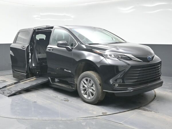 Black Toyota Sienna with BraunAbility Side Entry Automatic Fold Out conversion